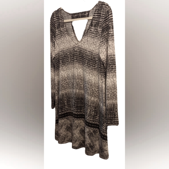 EUC TART black white grey gradient deep V neck long sleeve top back cut out - Picture 4 of 12